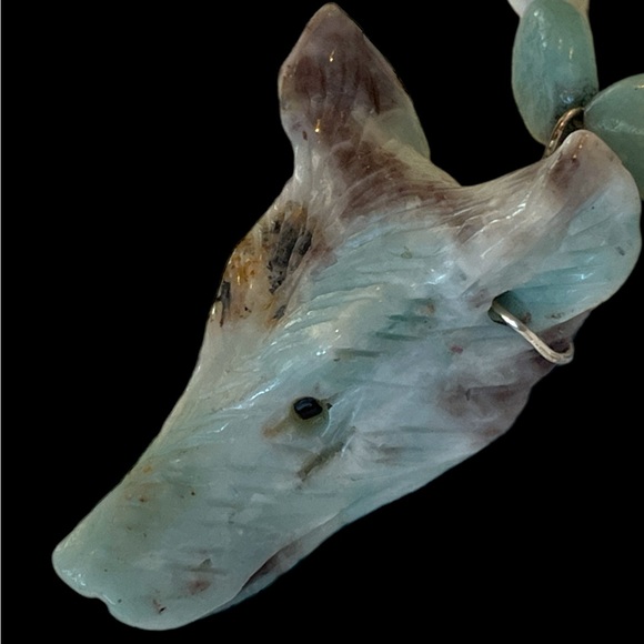 One of a kind Genuine Chalcedony hand carved wolf necklace - Picture 3 of 6